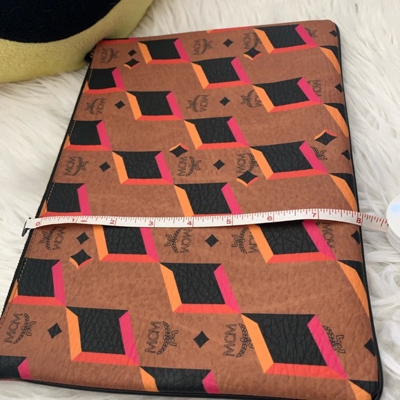MCM Clutch pouch - Picture 2 of 7